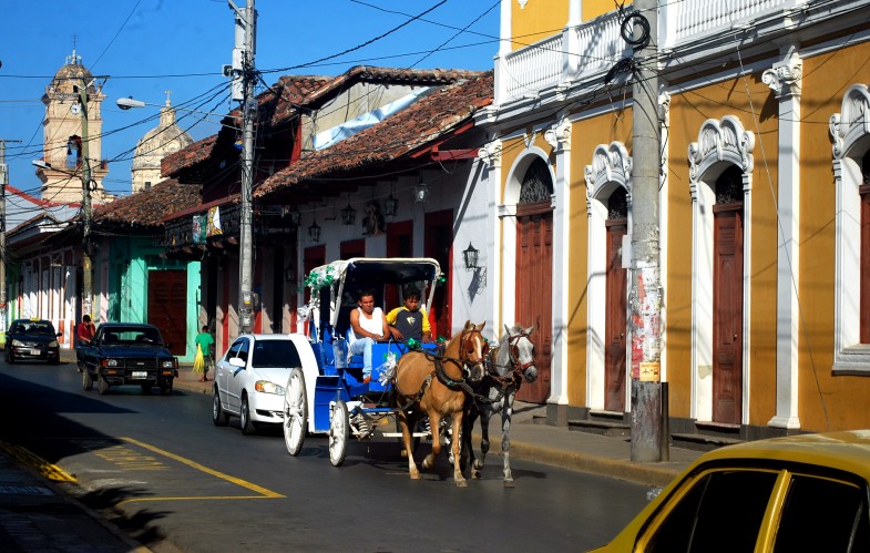 Ces carrioles servent à transporter les touristes, mais servent également de taxis pour les locaux, Granada, Nicaragua